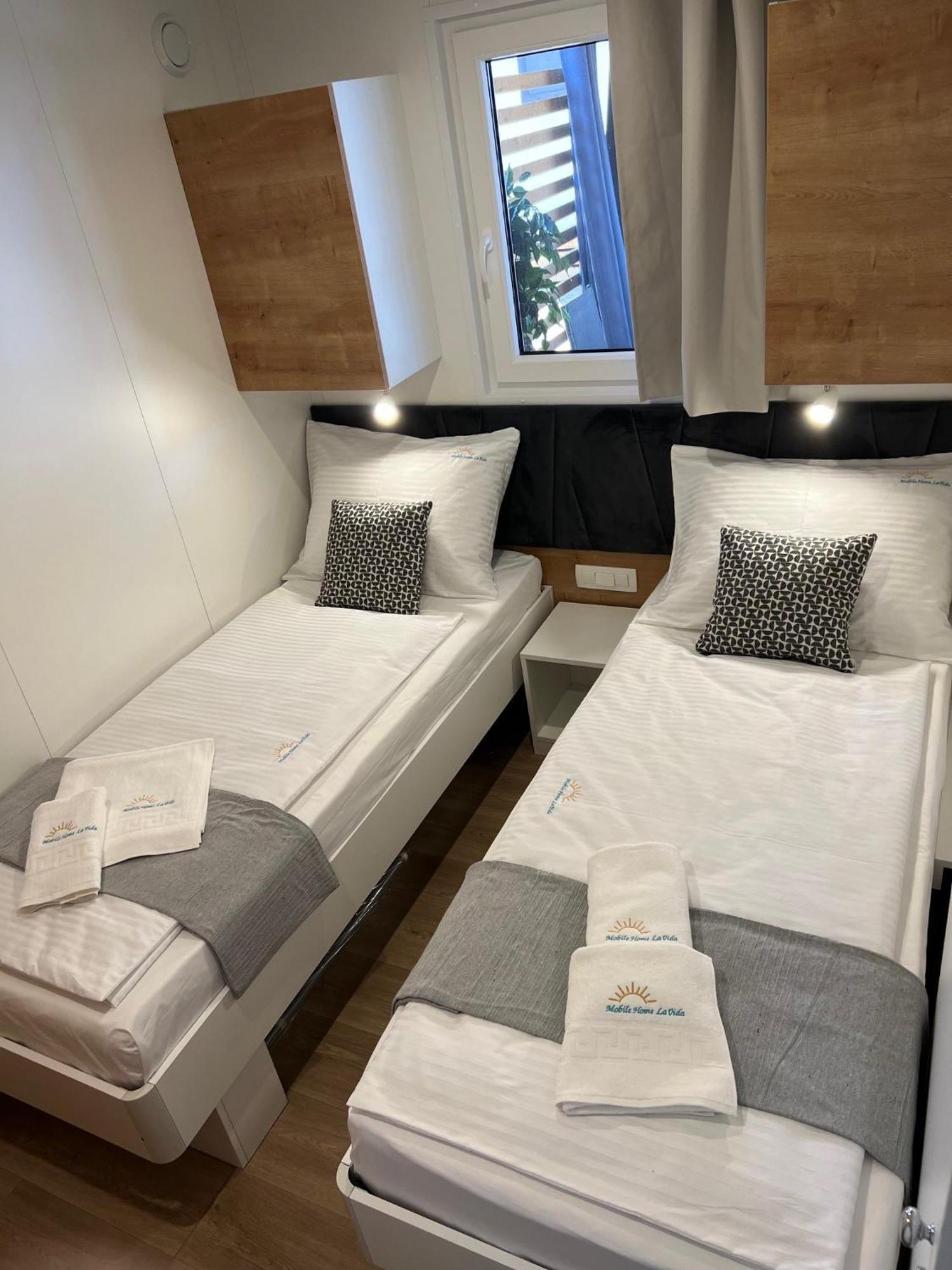 Mobile Home La Vida Biograd Na Moru Bagian luar foto